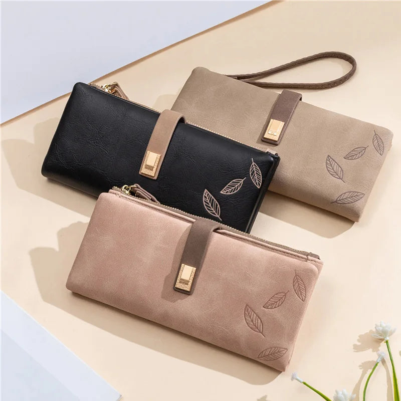 Trendy & Charming: Women’s Leaf Pattern Wallet – Stylish Zip Buckle Clutch