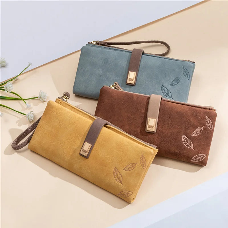 Trendy & Charming: Women’s Leaf Pattern Wallet – Stylish Zip Buckle Clutch