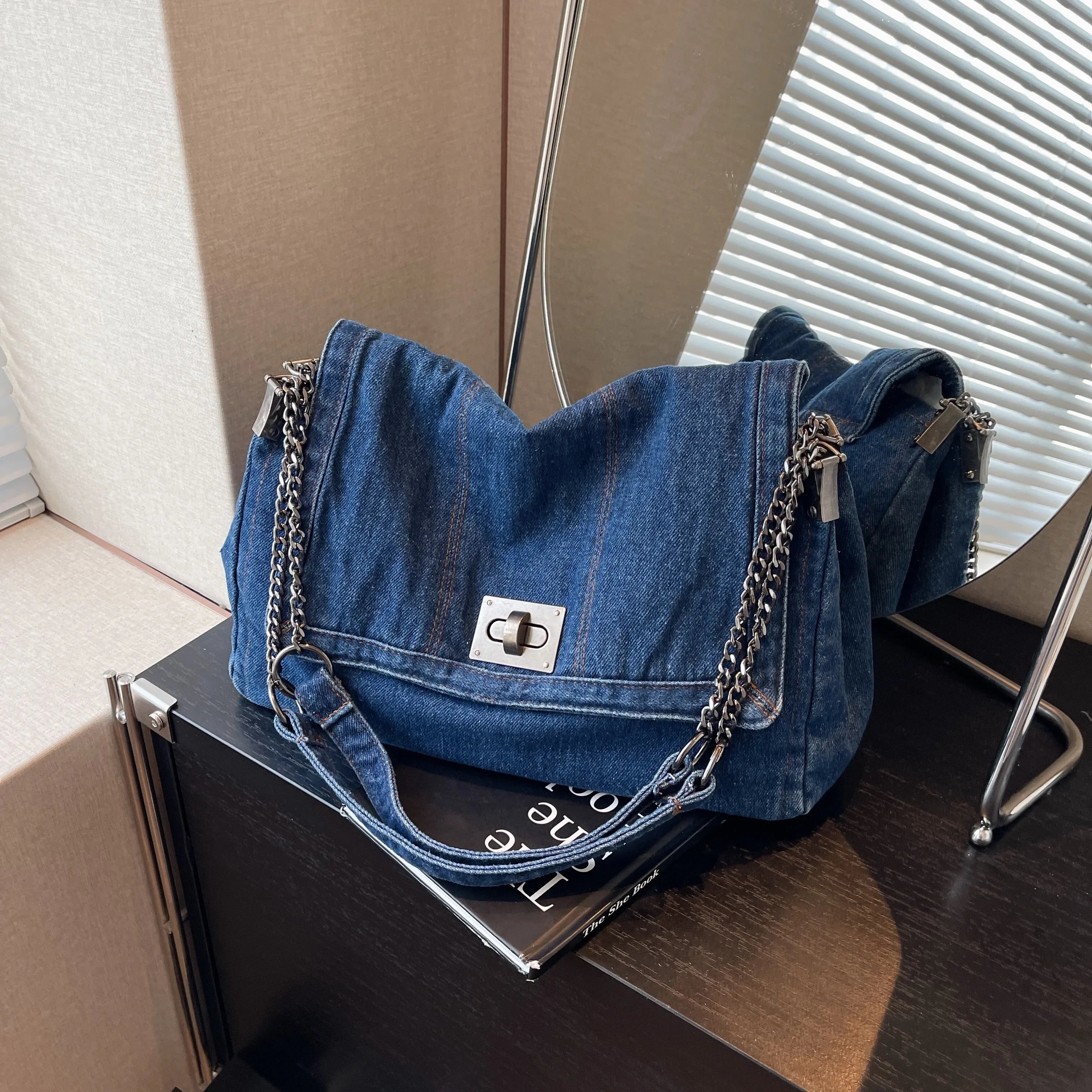 Bold in Denim: 2025 Women's Fashion Tote — Spacious, Stylish & Made for Every Moment
