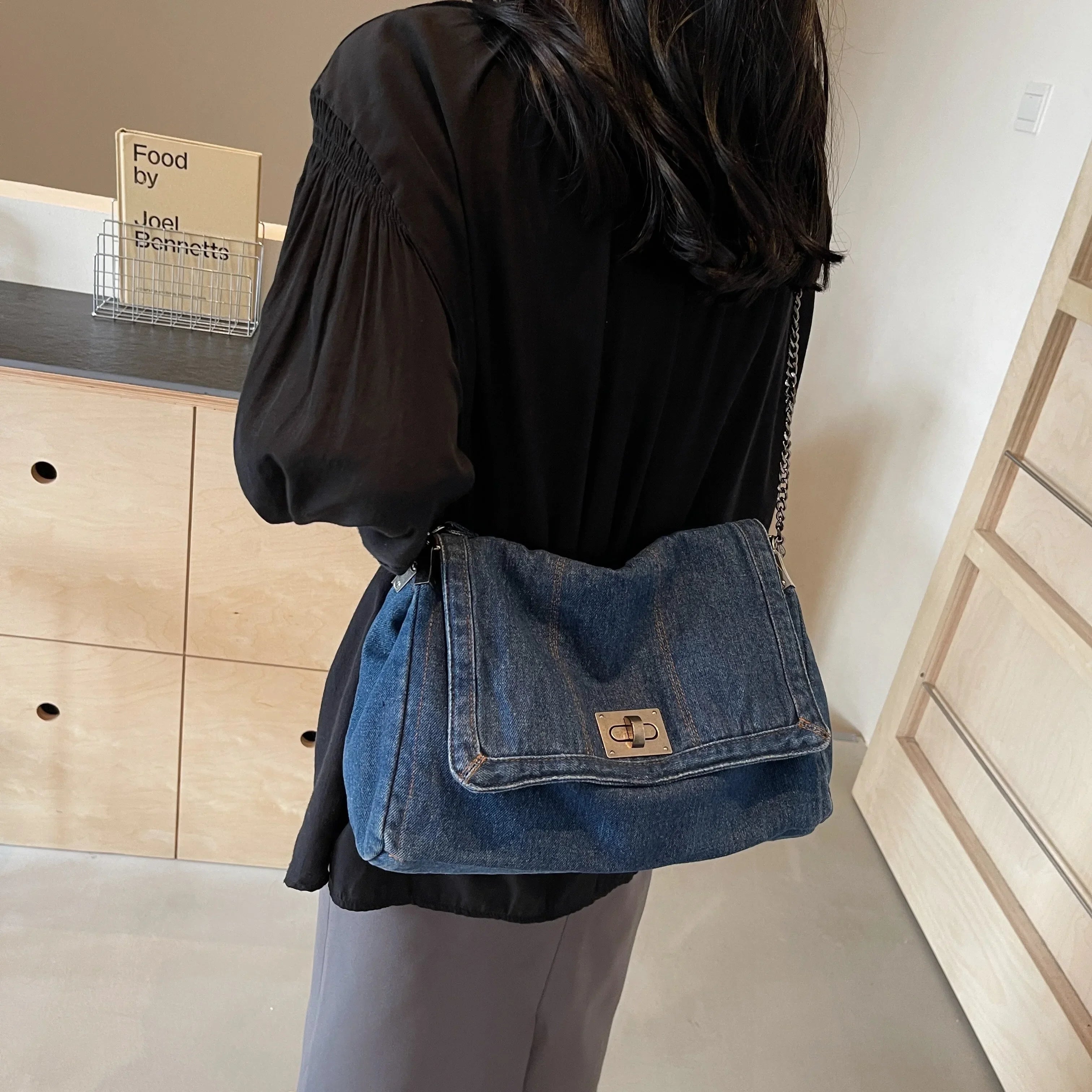 Bold in Denim: 2025 Women's Fashion Tote — Spacious, Stylish & Made for Every Moment
