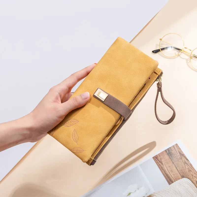 Trendy & Charming: Women’s Leaf Pattern Wallet – Stylish Zip Buckle Clutch