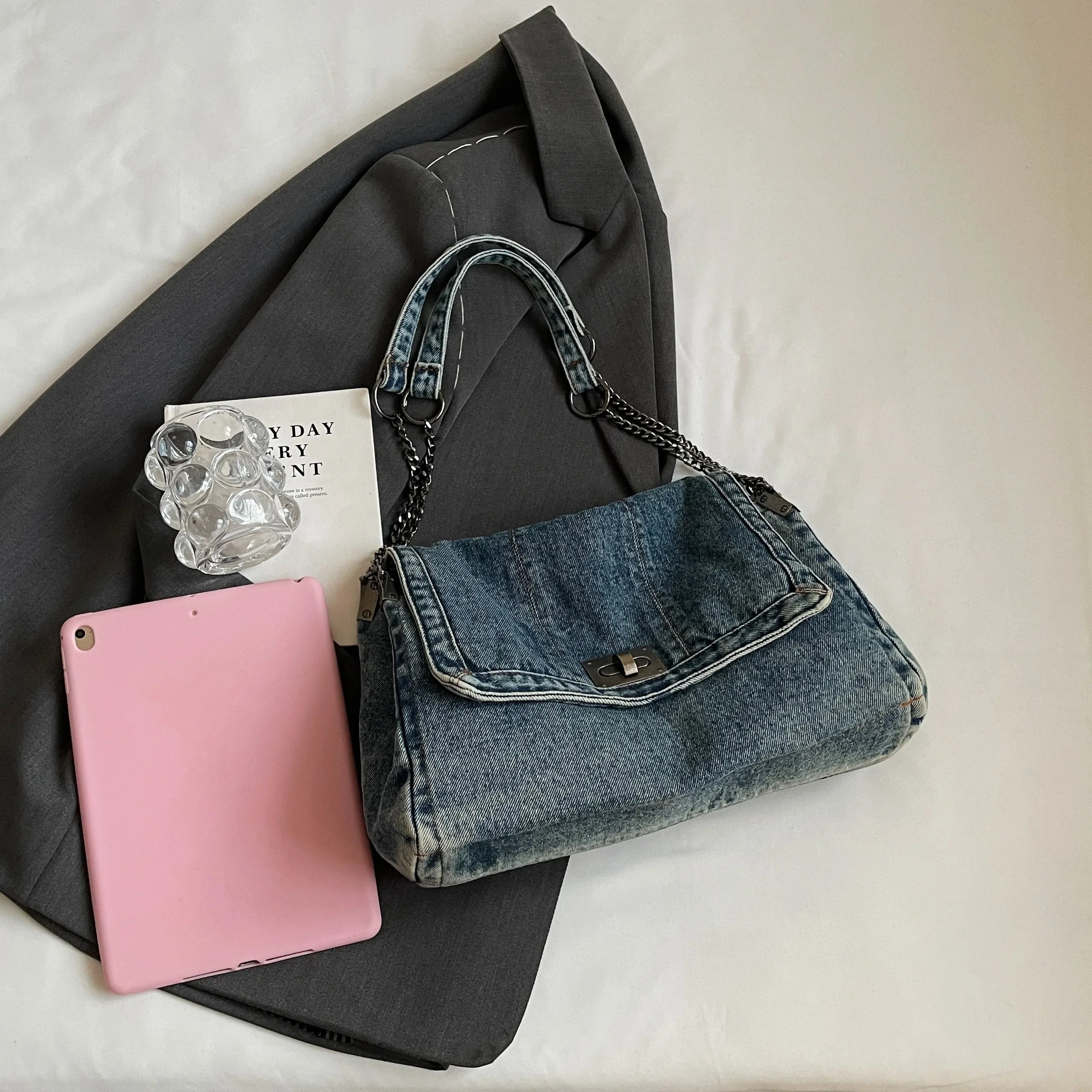 Bold in Denim: 2025 Women's Fashion Tote — Spacious, Stylish & Made for Every Moment